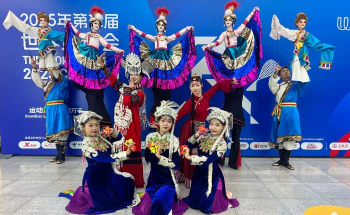 8月15日，《最炫民族风》木偶节目亮相成都世运会。（成都市非物质文化遗产保护中心木偶皮影剧团供图）