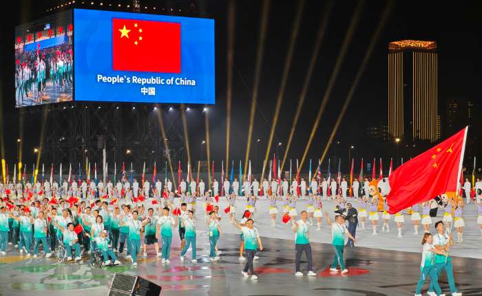 8月7日，中国体育代表团在成都世运会开幕式上入场。 中新社记者 张浪 摄