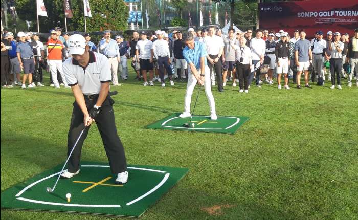 Sompo高尔夫锦标赛开幕式击出烟雾球拉开帷幕。