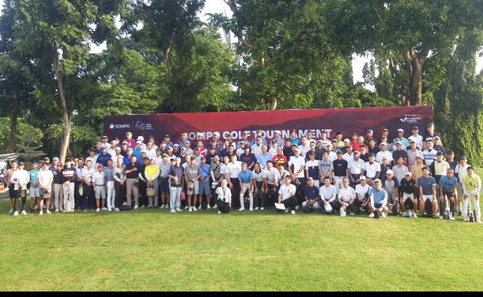 130多名高尔夫球手参加Sompo高尔夫锦标赛。