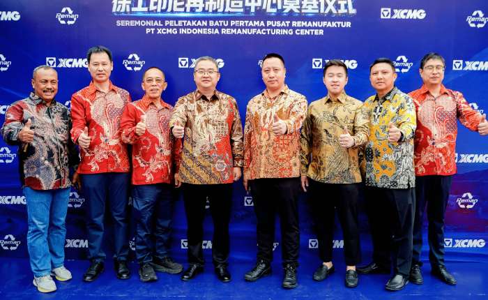 XCMG集团印尼公司管理层出席XCMG印尼再制造中心奠基仪式。