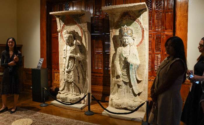 当地时间7月31日，中国大足石刻纽约展暨美国巡展启动仪式在纽约深刻博物馆举行。(中新社)