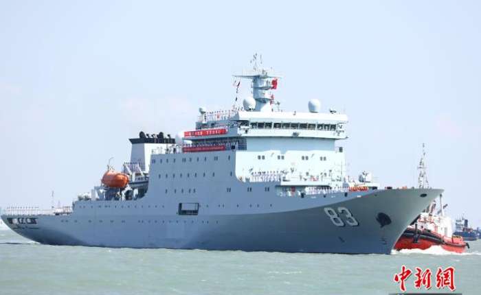 8月2日，中国海军83舰编队抵达印度尼西亚泗水丹戎佩拉港，开启为期4天的友好访问。中新社记者 李志全 摄
