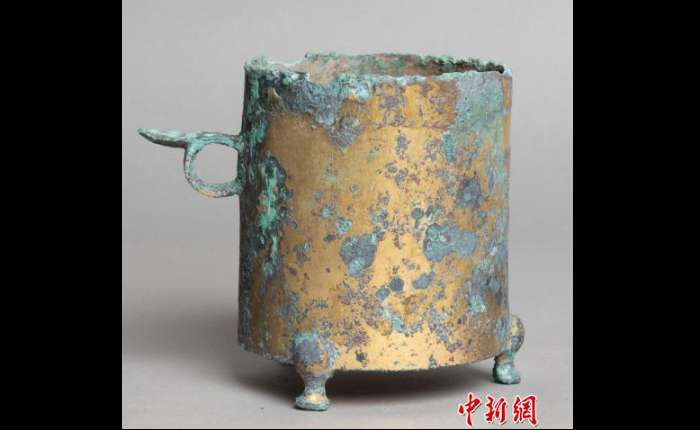 9月23日，英国向中国返还12件流失文物艺术品的交接仪式在中国驻英国使馆举行。图为返还的文物艺术品。（中国国家文物局 供图）