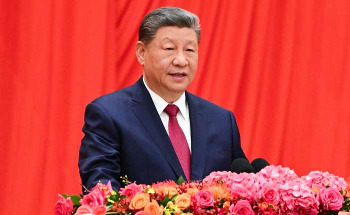 9月30日晚，庆祝中华人民共和国成立77周年招待会在北京人民大会堂举行。中共中央总书记、国家主席、中央军委主席习近平出席招待会并发表重要讲话。（新华社）