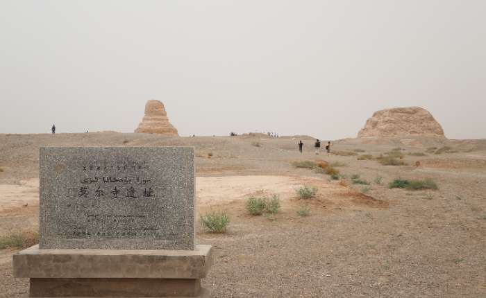 图为莫尔寺遗址。 苟继鹏 摄  