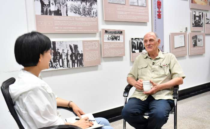7月23日，中国工合国际委员会主席柯马凯接受中新社记者专访。 中新社记者 韩冰 摄