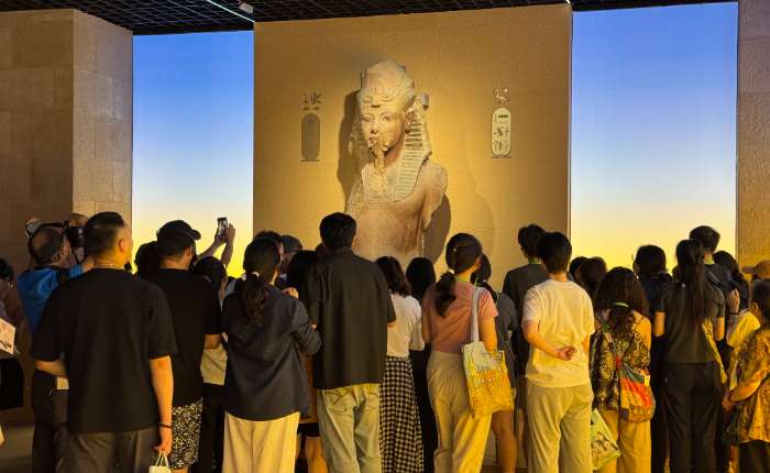 8月11日晚，上海博物馆人民广场馆正举办古埃及文明大展168小时嘉年华系列活动。 中新社记者 康玉湛 摄
