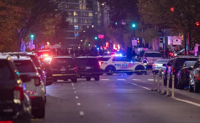 11月26日，在美国首都华盛顿，警方封锁案发现场附近街道。(新华社)