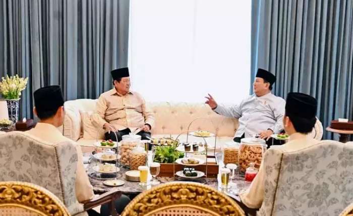 2026年3月21日，在雅加达独立宫，印尼总统普拉博沃在开斋节之际，与第六任总统苏西洛及其家人进行了友好会面。