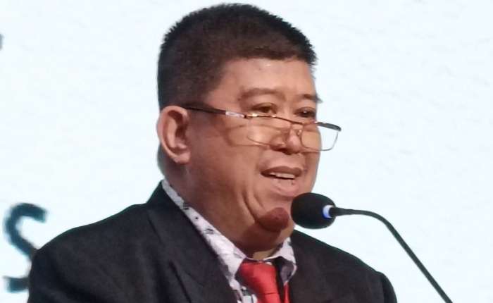 筹委会主席锺秉霖作工作报告