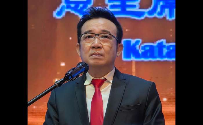 2.	杨锦汉副总主席致辞。