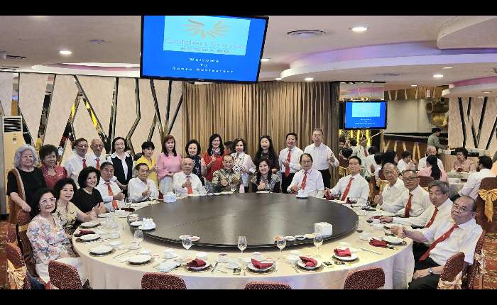 9.	雅加达陈氏宗亲会诸理事祭祖后合影。