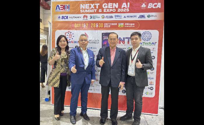 2.	左起：亚洲华人青年协会(ACYA)主席陈美玲、ABDI总主席林庆豪、PSMTI资金委员会主席陈炎松等合影。