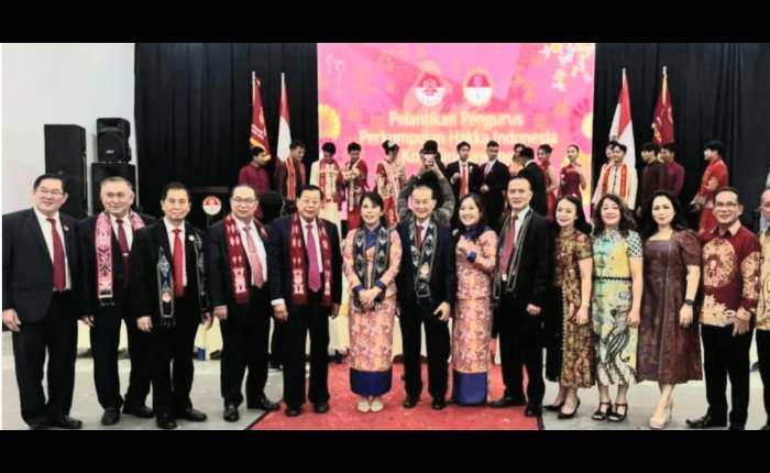 左起：汤新元、徐晋鸿、叶纪鳌、陈志明、叶联礼、蔡翠媚市长、陈炎松、陈美玲等嘉宾合影。