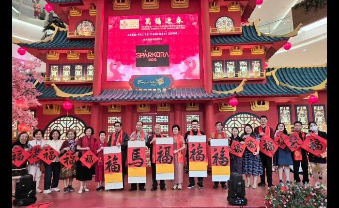 胡素丹女士现场挥毫