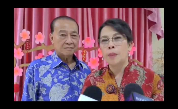 蔡翠媚市长在陈炎松陪同下接受采访