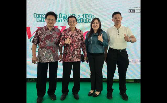 左起：何志基、廖世祥、陈美玲、叶常德合影。