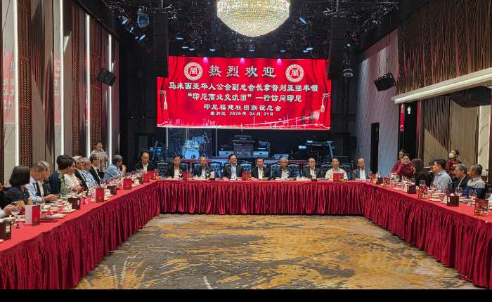 双方代表交流一景