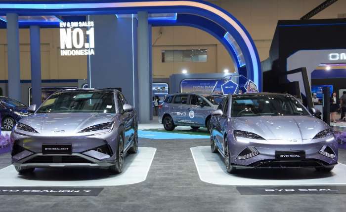 在2026年GIIAS车展上，BYD为BYD Seal和BYD Sealion 7车型推出了新的颜色选择薰衣草灰。