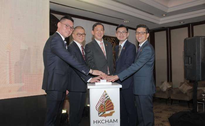 图示，（左起）印尼香港商会副主席Andrew Sutedja、Kim Ho、印尼香港商会主席 Suwito、香港贸易发展局印度尼西亚总代表 Horasis Lung以及印尼香港商会副主席Timothy Chang
