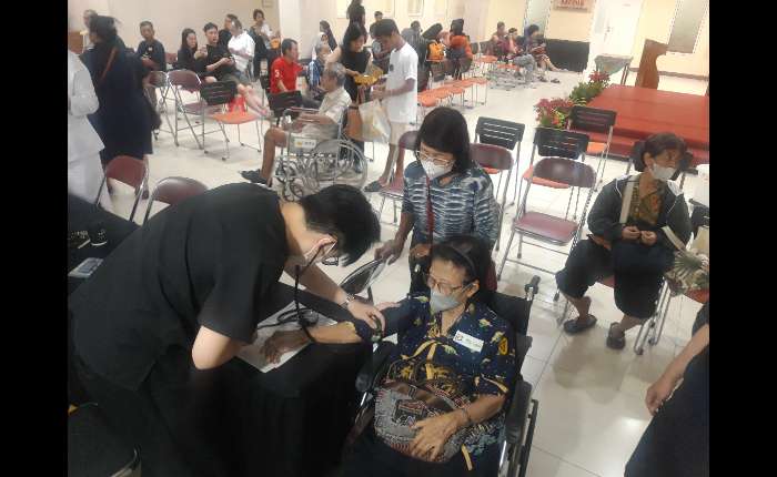 公益白内障手术现场