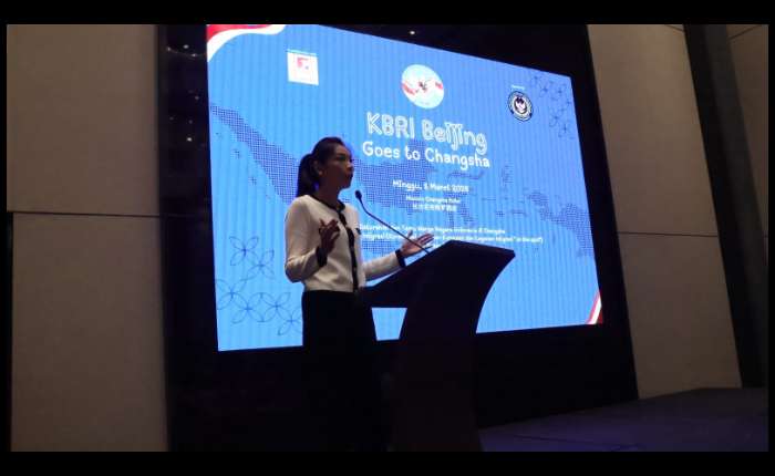 梁玉宁副大使致辞。